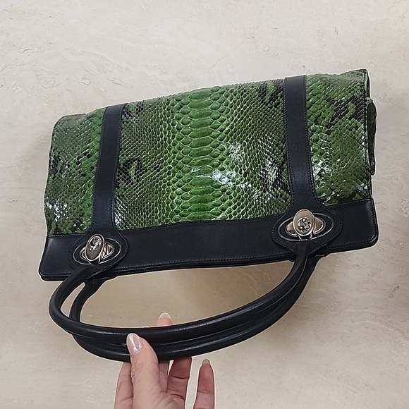 Judith Leiber Green and Black purse Genuine Python - Picture 15 of 15